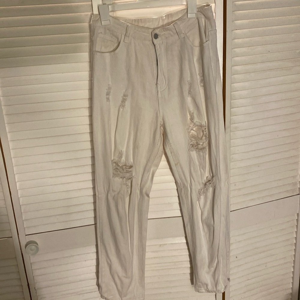 Women’s SHEIN white ripped jeans